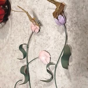 I am selling flower hangers that you hang up on a wall